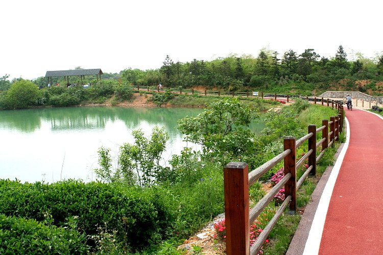 龙池山骑行 实景氛围图