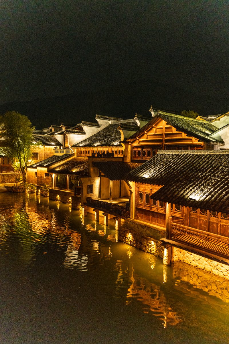 宜兴窑湖小镇 · 宜兴｜窑湖小镇的夜景，美得让人心 宜兴实景照片