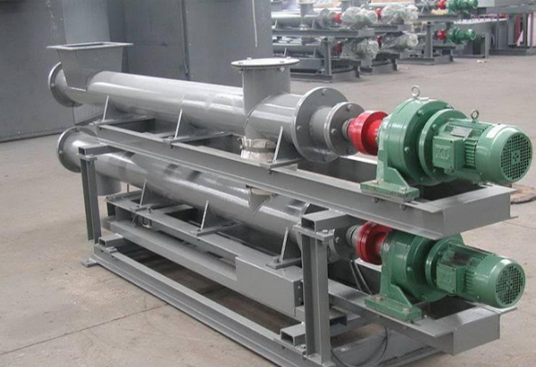 螺(luo)旋輸送機(ji)工作中